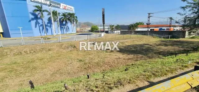 Ofrecemos en venta terreno con uso comercial e industrial - 10