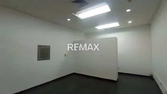 ALQUILER DE LOCAL COMERCIAL EN C.C. MANZANARES PLAZA | EXCELENTE VISIBILIDAD Y TRÁNSITO - 6