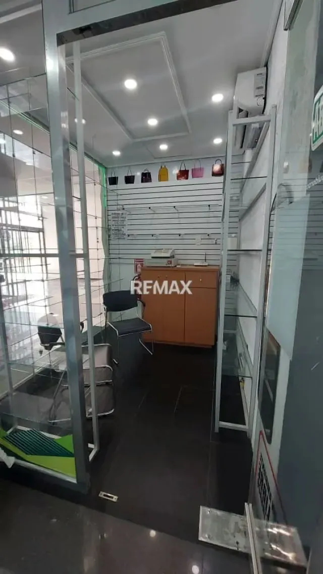ALQUILER LOCAL COMERCIAL. CENTRO COMERCIAL CRISTAL, NAGUANAGUA - 4