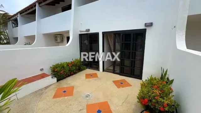 TOWNHOUSE SIN AMOBLAR EN EL YAQUE, A 1 MINUTO DE LA PLAYA, LISTO PARA DISEÑARLO A TU GUSTO - 10