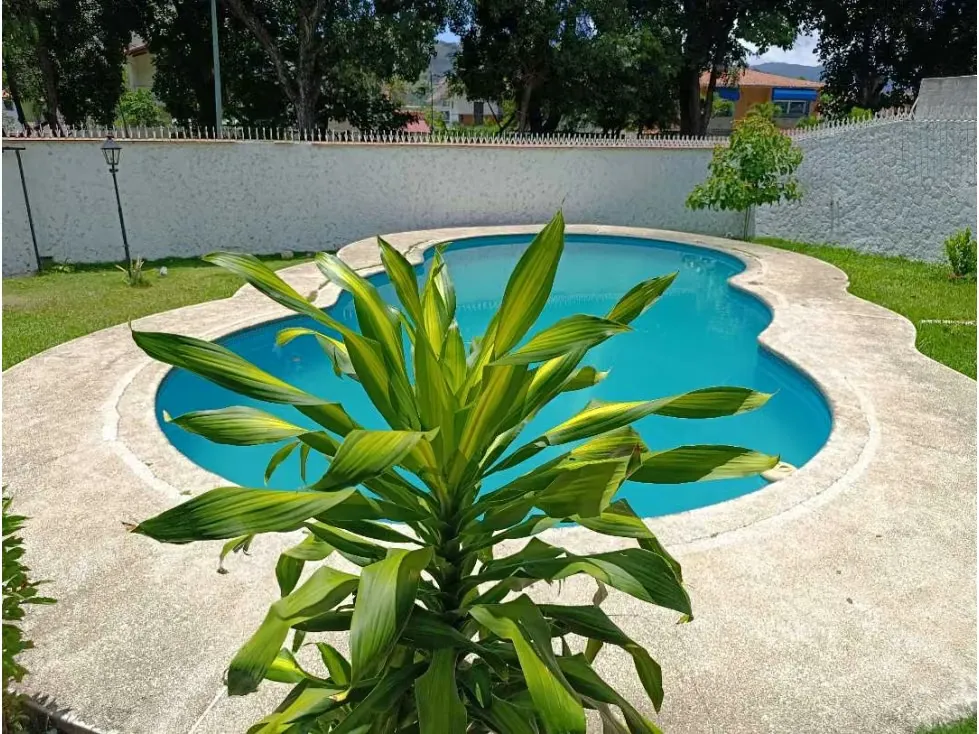 Vendo casa calle cerrada 320m2 Montalbán 6766 - 2