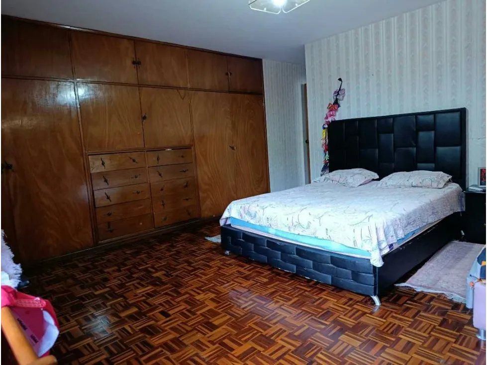 Vendo casa calle cerrada 320m2 Montalbán 6766 - 18