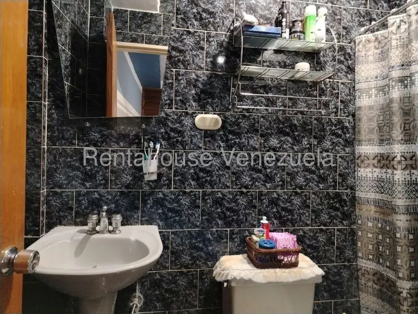 Anexo (1 Nivel) en Alquiler en Colinas de Los Ruices, Distrito Metropolitano - 12