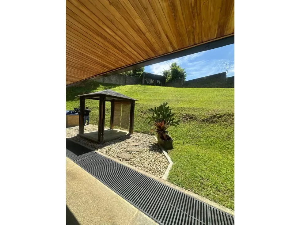 Vendo casa c/ jardines 560m2 Oripoto 3011 - 3