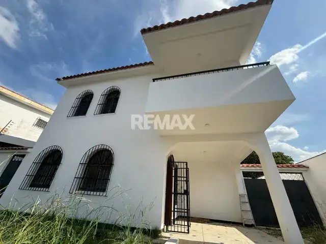 CASA EN ALQUILER CON POTENCIAL COMERCIAL TRIGAL CENTRO DIAGONAL A LA BOMBA
