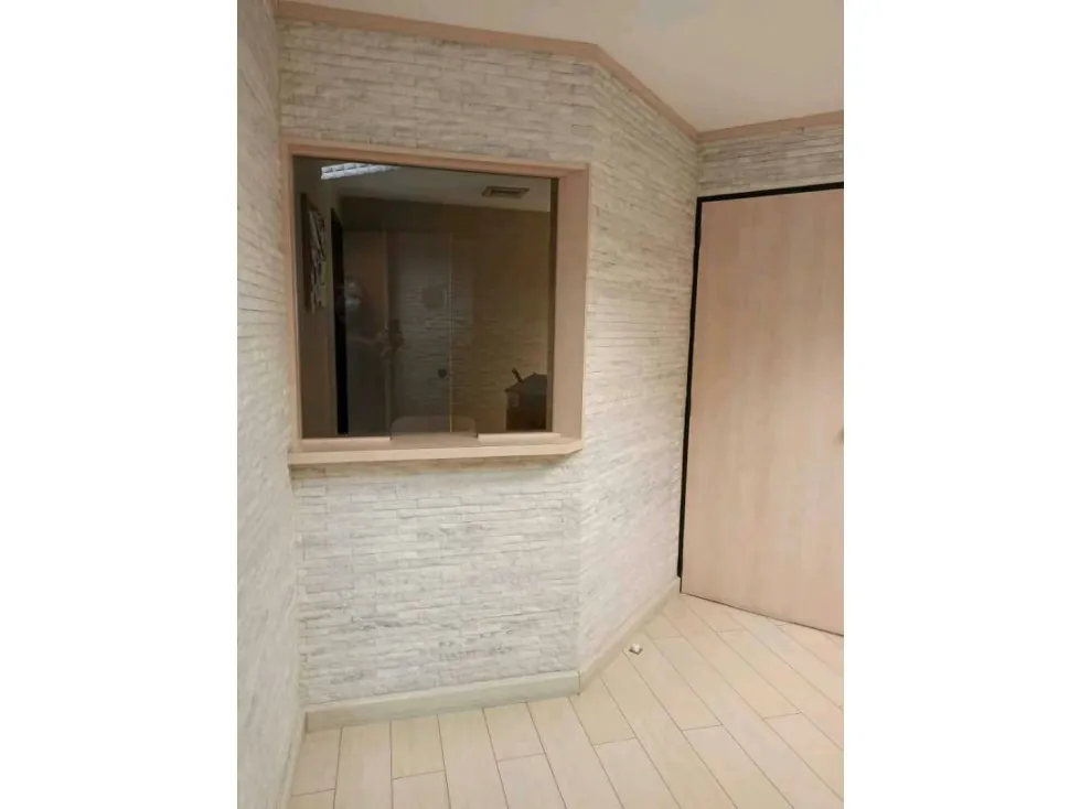 Vendo oficina 223m2 Centro Comercial Tamanaco 4342 - 9