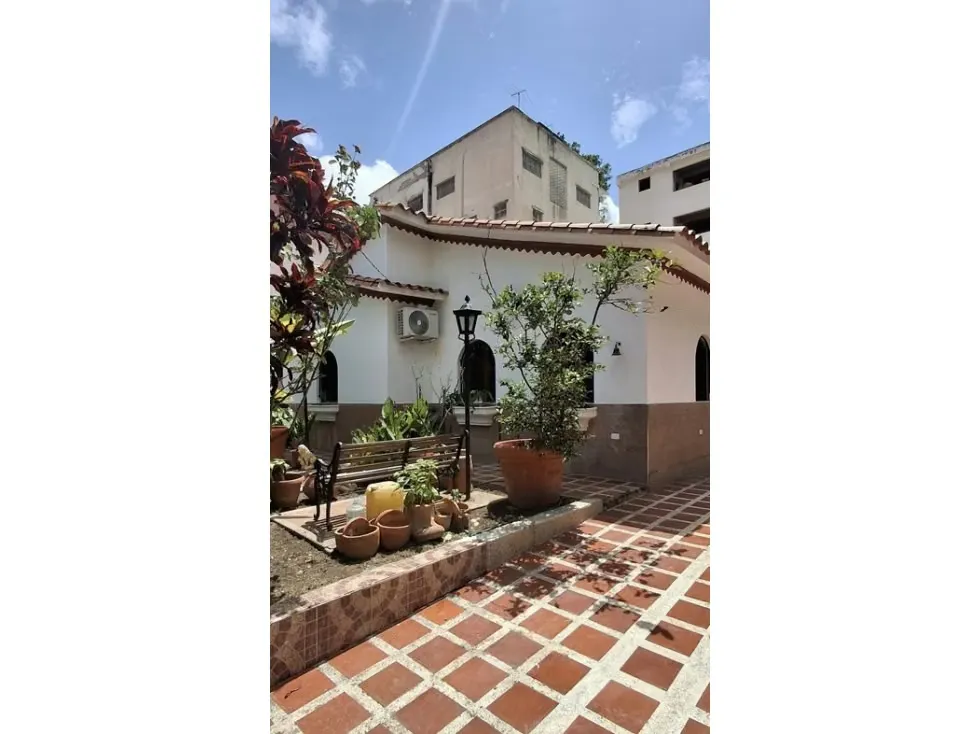 Casa Quinta y Edificio Residencial en Venta Urb. Alta Florida - 575M