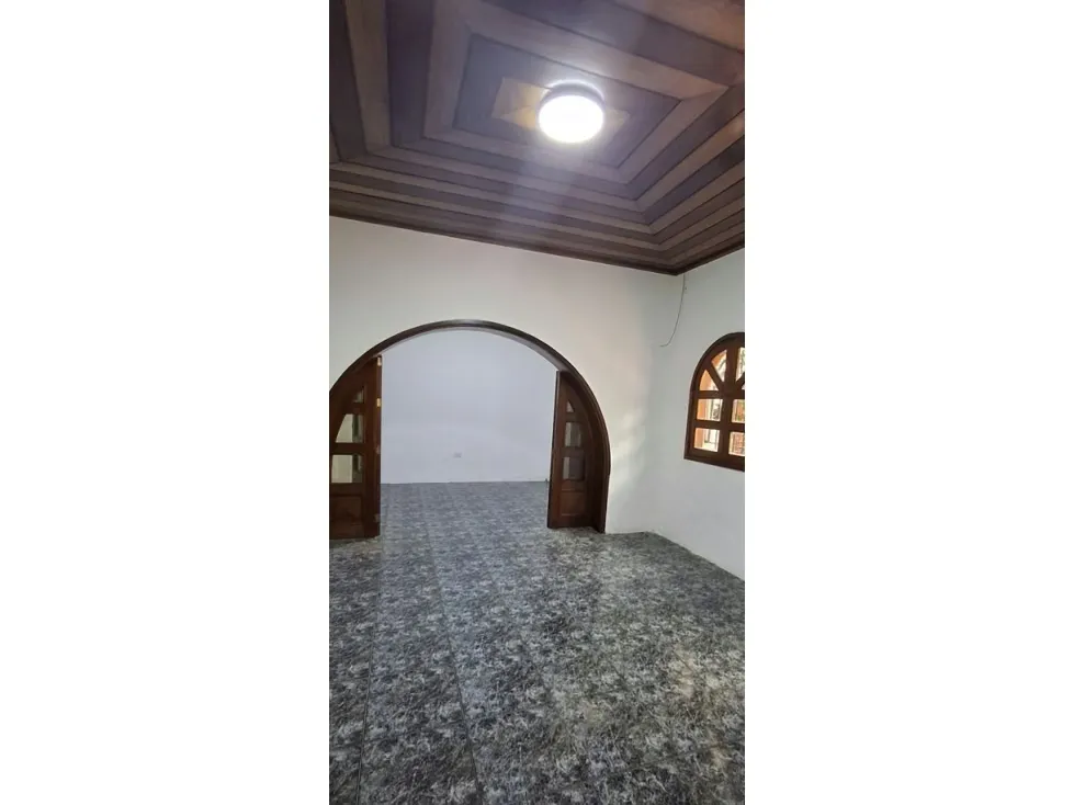 Casa Quinta y Edificio Residencial en Venta Urb. Alta Florida - 575M - 33