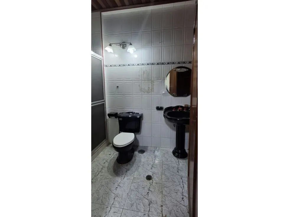 Casa Quinta y Edificio Residencial en Venta Urb. Alta Florida - 575M - 38