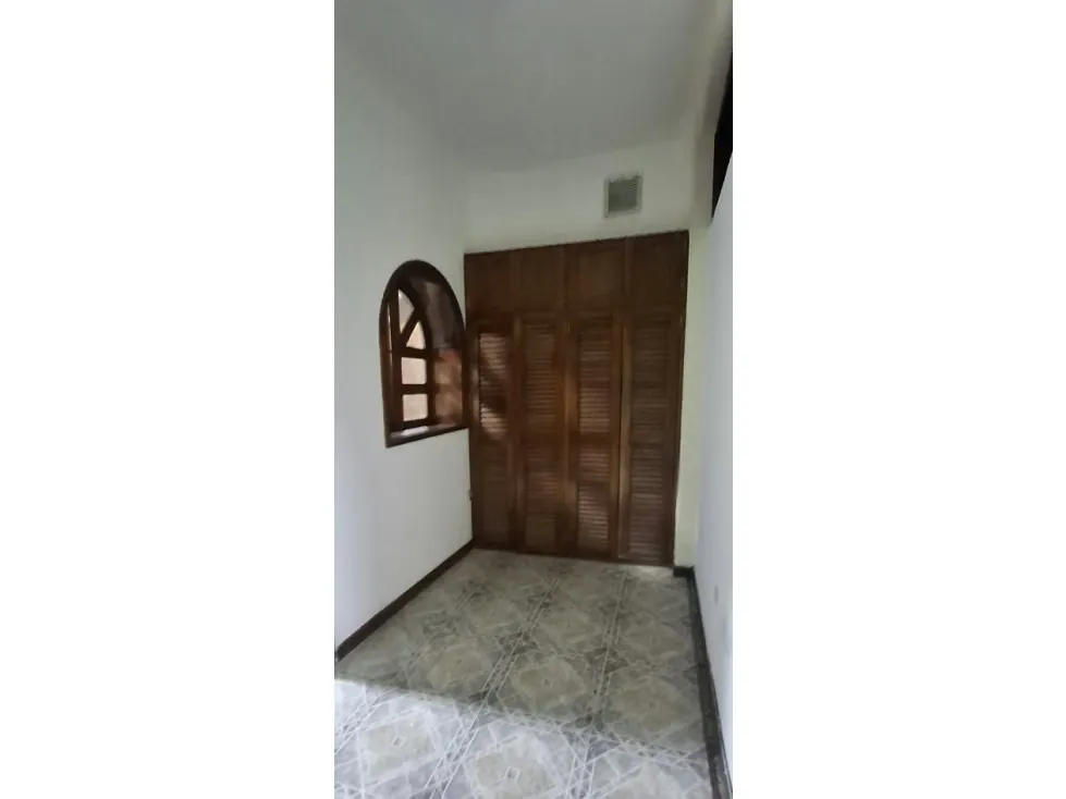 Casa Quinta y Edificio Residencial en Venta Urb. Alta Florida - 575M - 40