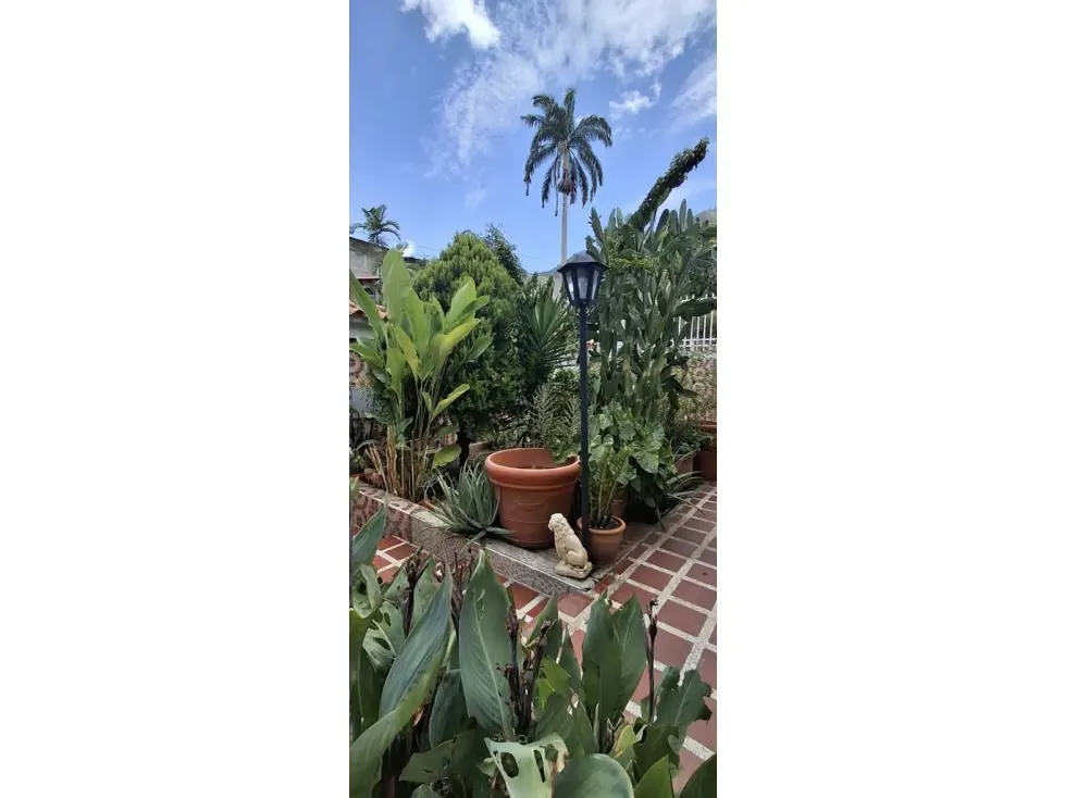Casa Quinta y Edificio Residencial en Venta Urb. Alta Florida - 575M - 67