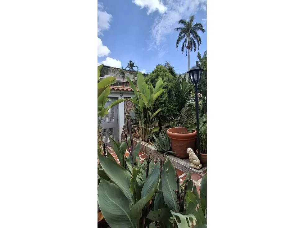 Casa Quinta y Edificio Residencial en Venta Urb. Alta Florida - 575M - 68