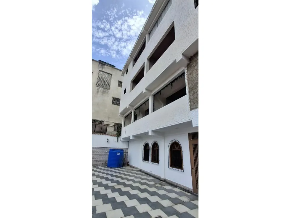 Casa Quinta y Edificio Residencial en Venta Urb. Alta Florida - 575M - 76