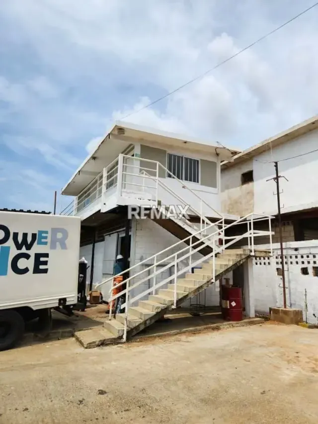 SE VENDE GALPÓN CON AMPLIO TERRENO Y MUELLE EN El BAJO SAN FRANCISCO - 6