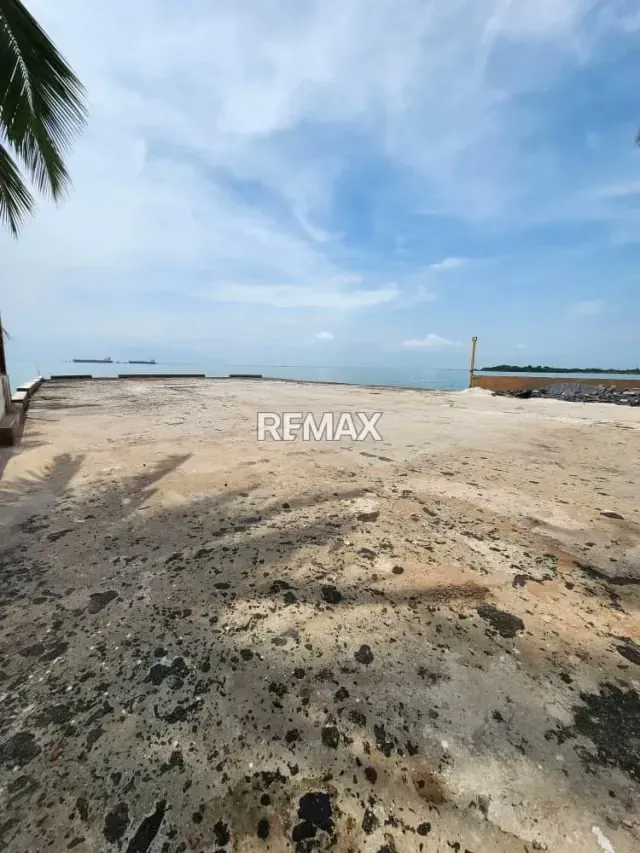SE VENDE GALPÓN CON AMPLIO TERRENO Y MUELLE EN El BAJO SAN FRANCISCO - 8