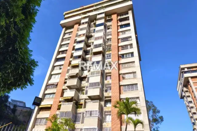 Apartamento en Venta Urb El Cafetal, 127MT2,4H,3B,1E. 25-71