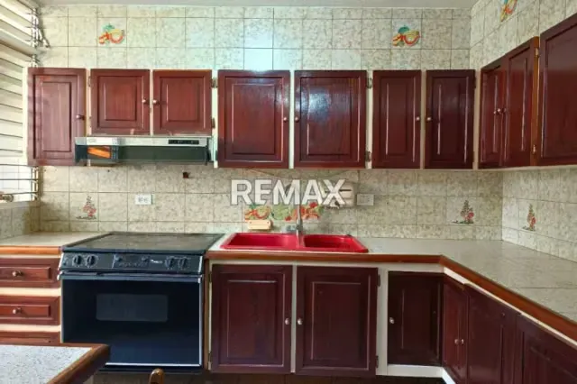 Apartamento en Venta Urb El Cafetal, 127MT2,4H,3B,1E. 25-71 - 6
