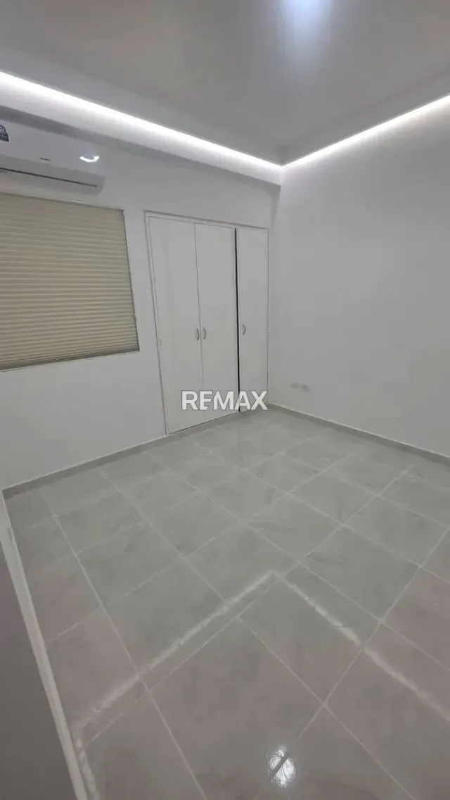 SE ALQUILA MODERNO APARTAMENTO EN LA URB. LAS CHIMENEAS - 7