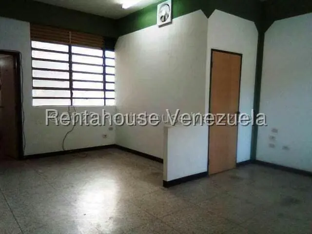 Oficina en Alquiler en Parroquia Catedral, Distrito Metropolitano - 2