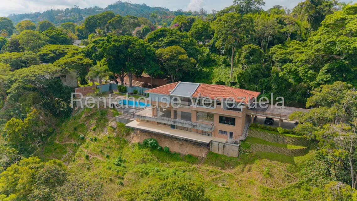 Casa (Multipes Niveles) en Venta en La Lagunita Country Club, Distrito Metropolitano - 2