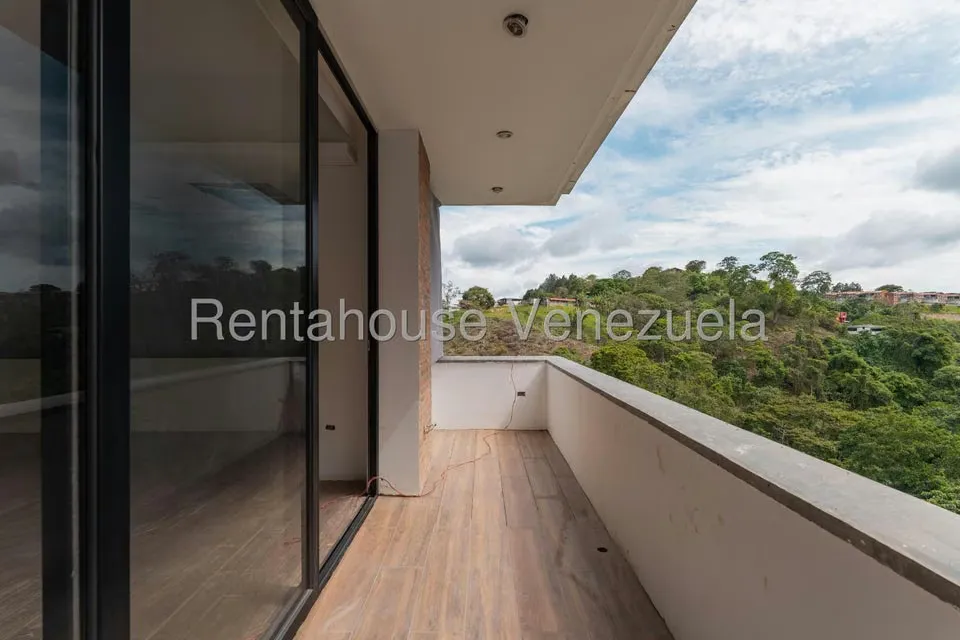 Casa (Multipes Niveles) en Venta en La Lagunita Country Club, Distrito Metropolitano - 22