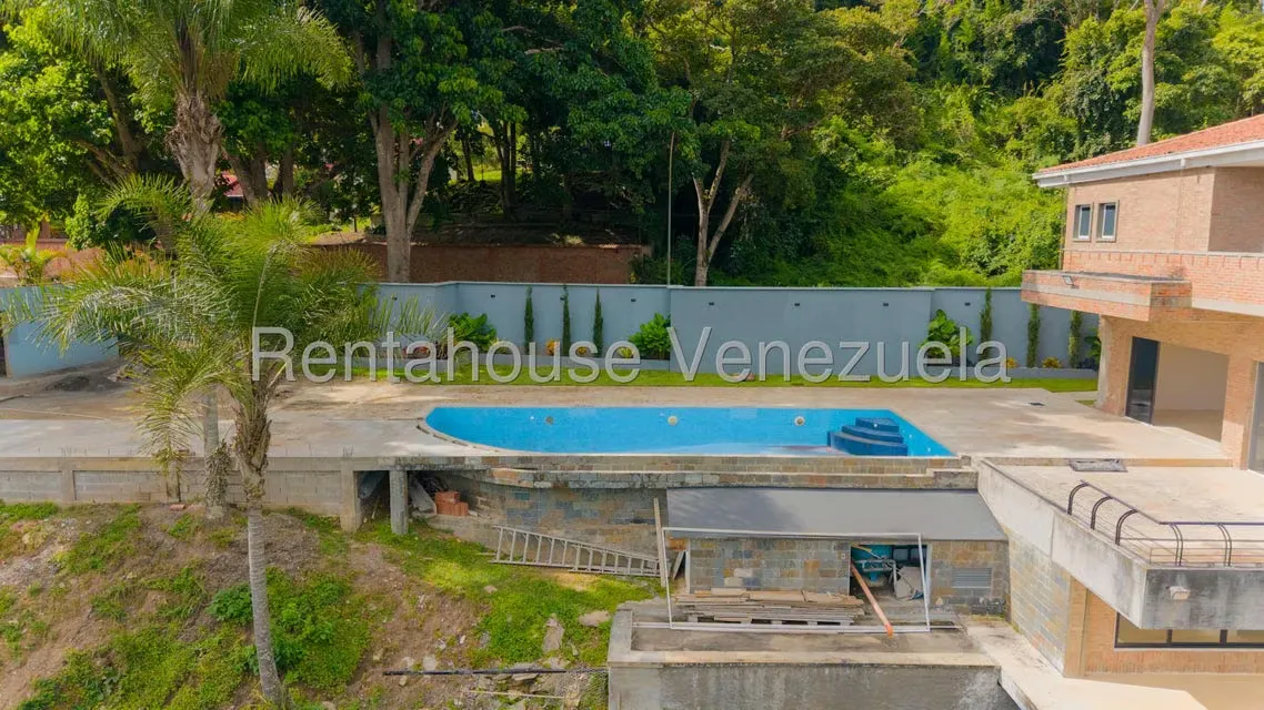 Casa (Multipes Niveles) en Venta en La Lagunita Country Club, Distrito Metropolitano - 5