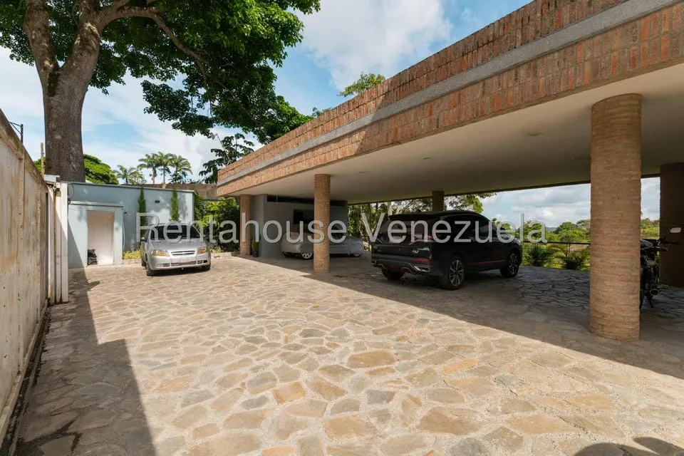 Casa (Multipes Niveles) en Venta en La Lagunita Country Club, Distrito Metropolitano - 76