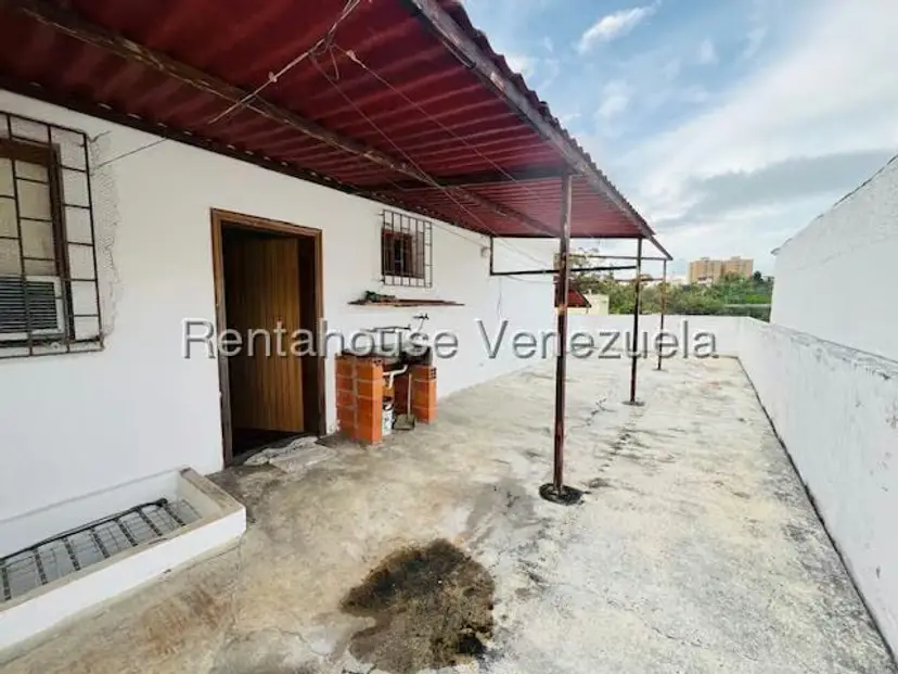 Casa (Multipes Niveles) en Venta en Pomarosa, Miranda