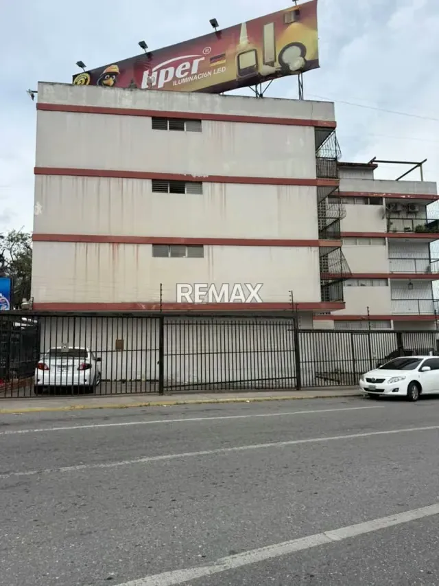 ¡EXCLUSIVO APARTAMENTO EN ALQUILER – AVENIDA LARA! A pocos metros del Country Club. Comodidad, amplitud y una ubicación inmejorable. - 2