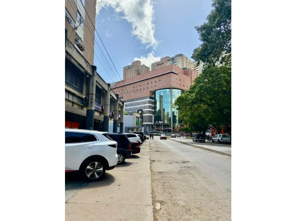 Se vende Local Comercial 2b/7p 121m² El Paraíso - 12