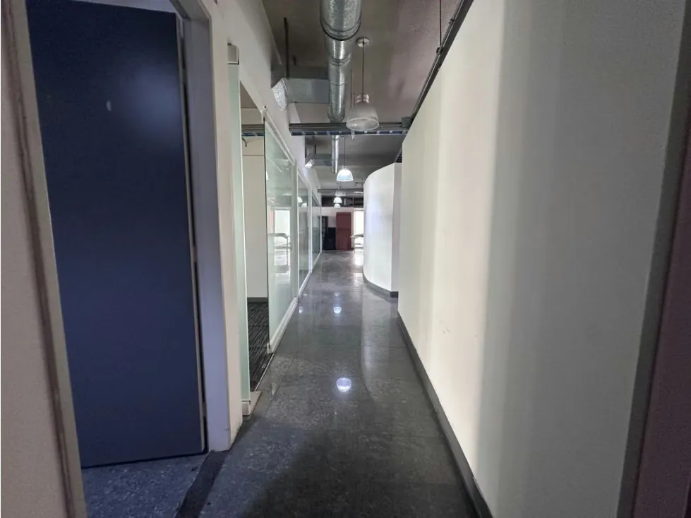 Se alquila oficina 333m2. Chacao - 6