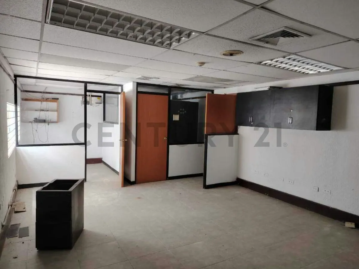 Local comercial y oficinas avenida 5 de Julio - 13
