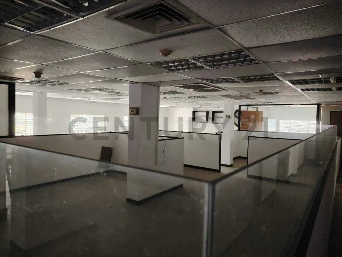 Local comercial y oficinas avenida 5 de Julio - 15