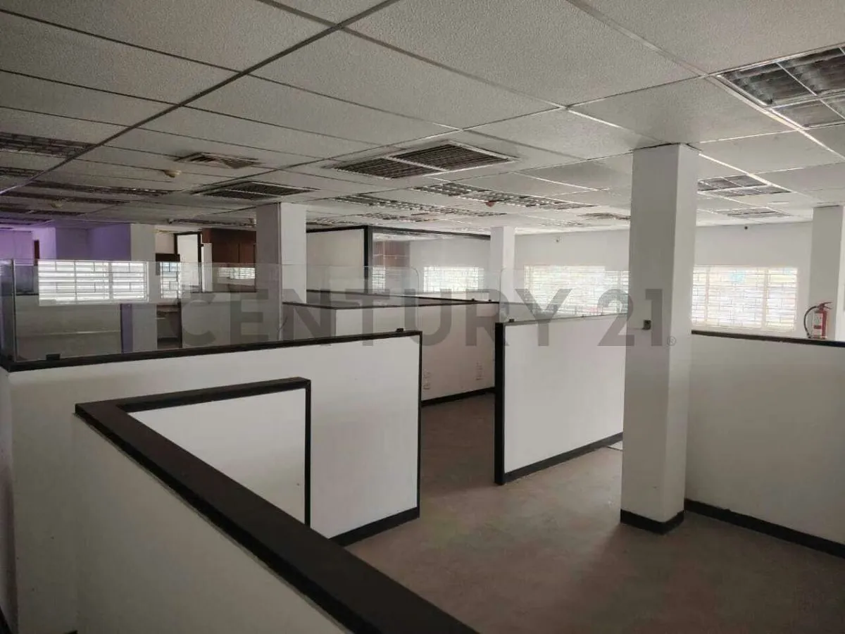Local comercial y oficinas avenida 5 de Julio - 16