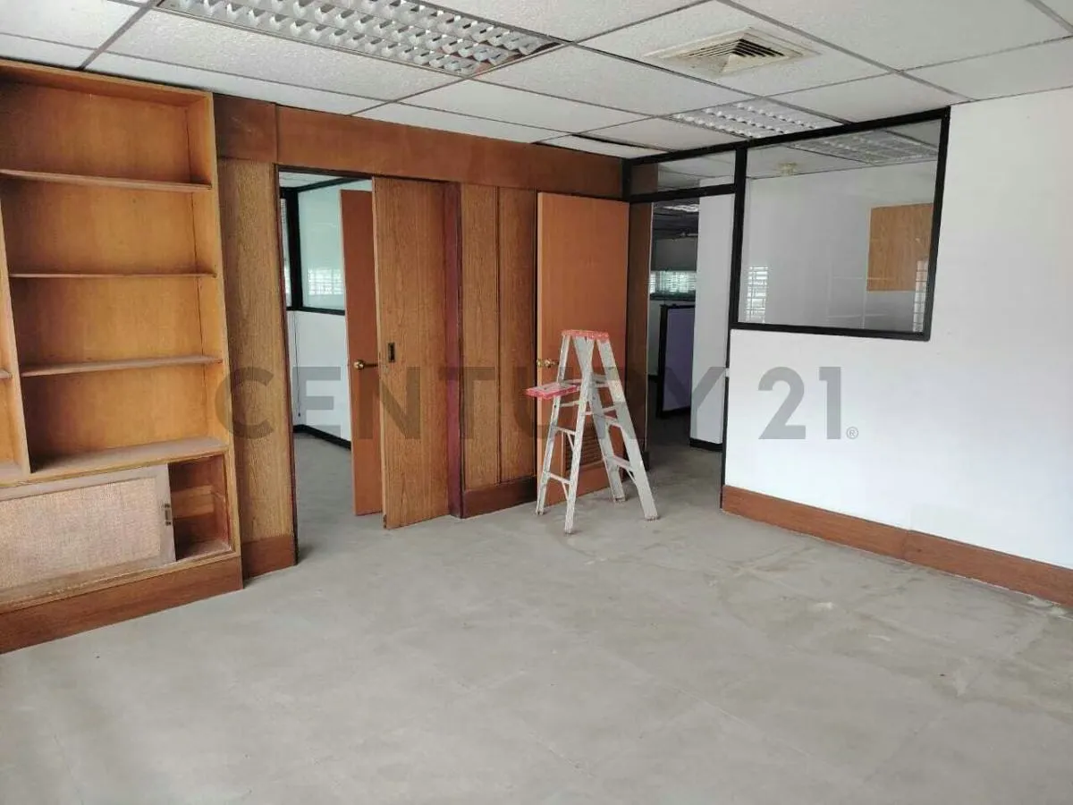 Local comercial y oficinas avenida 5 de Julio - 17