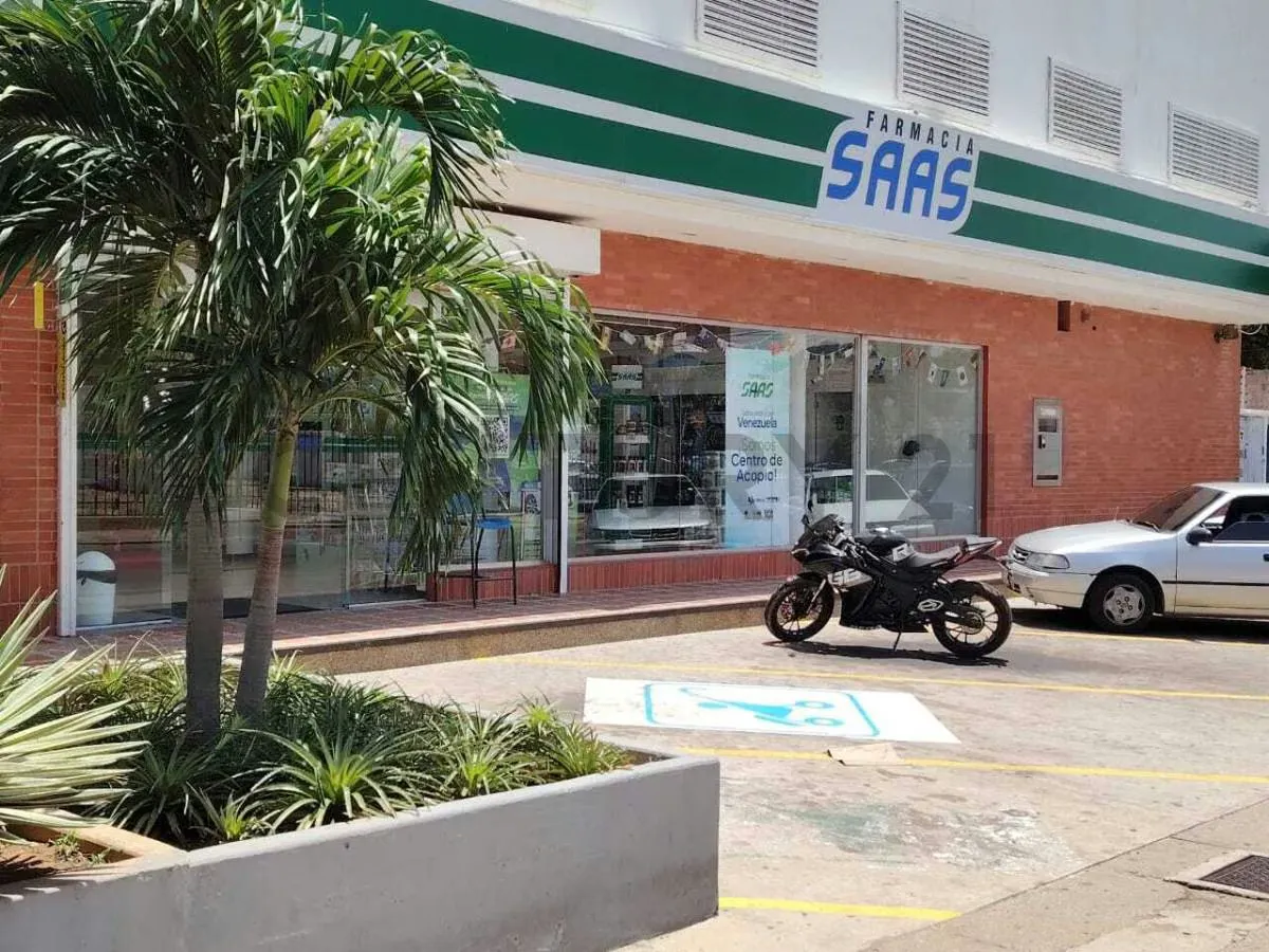 Local comercial y oficinas avenida 5 de Julio - 6