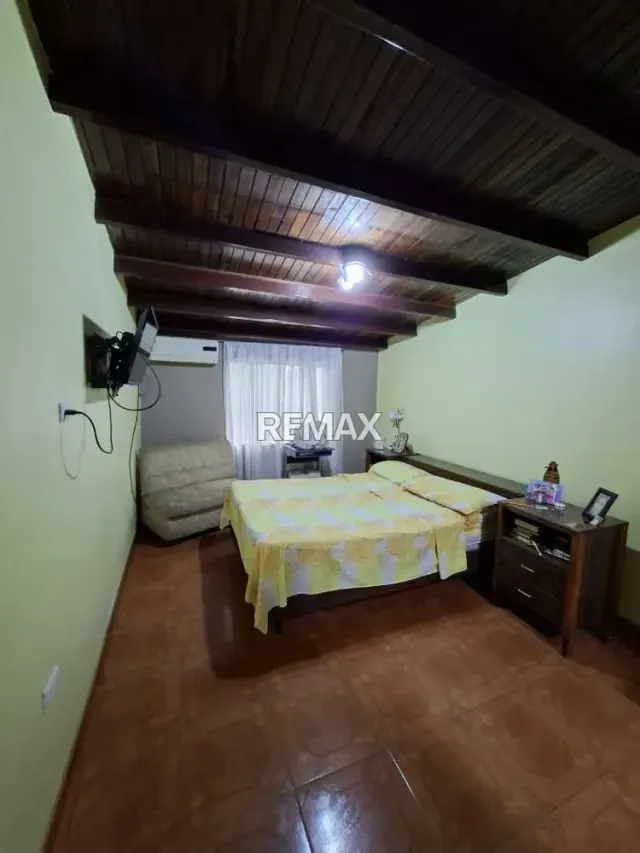 EN VENTA HERMOSA CASA-QUINTA EN URB. RORAIMA. LA MORITA 1 - 9