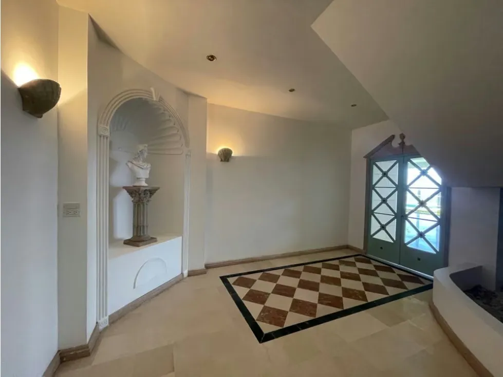Alquilo casa 1800m2 6h+3s/9b/5p Los Naranjos 7406 - 7