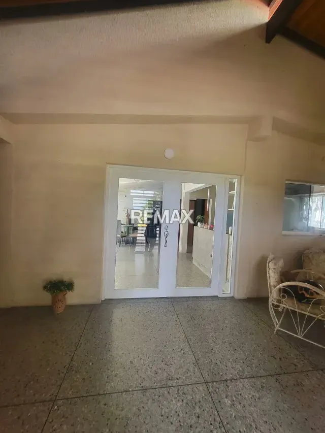 En Venta Hermosa Casa Quinta de dos plantas con Caney y amplio terreno ubicada en Guanare, Sector Quebrada de la Virgen, Av. Principal vía al Santuario, Sector La Mora, Guanare, Portuguesa, Venezuela - 3