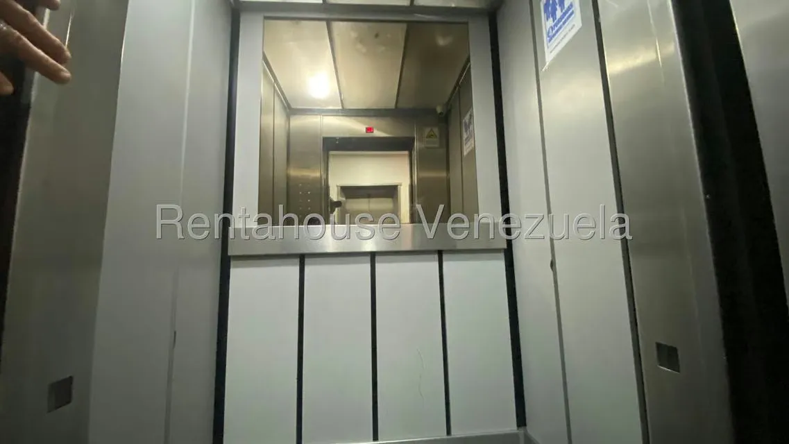 Apartamento (1 Nivel) en Venta en Quinta Crespo, Distrito Metropolitano - 8