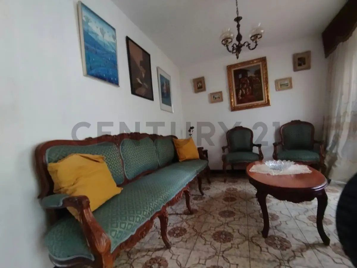 Vendo casa en La Av Tamanaco de Macaracuay con excelente vista al Avila - 3