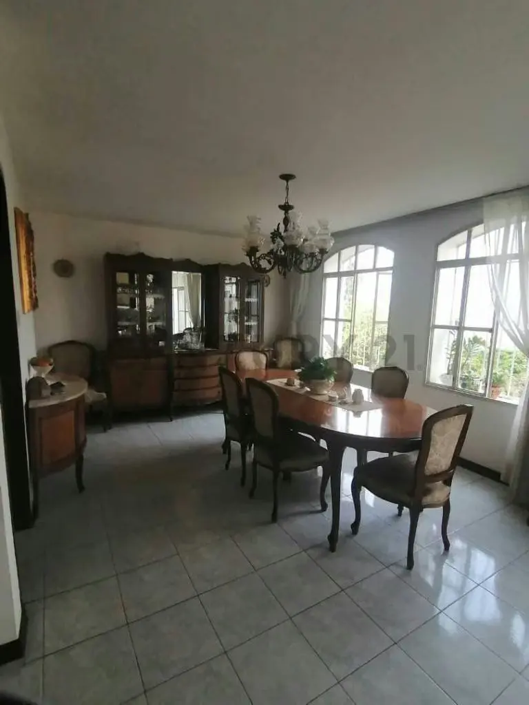 Vendo casa en La Av Tamanaco de Macaracuay con excelente vista al Avila - 7