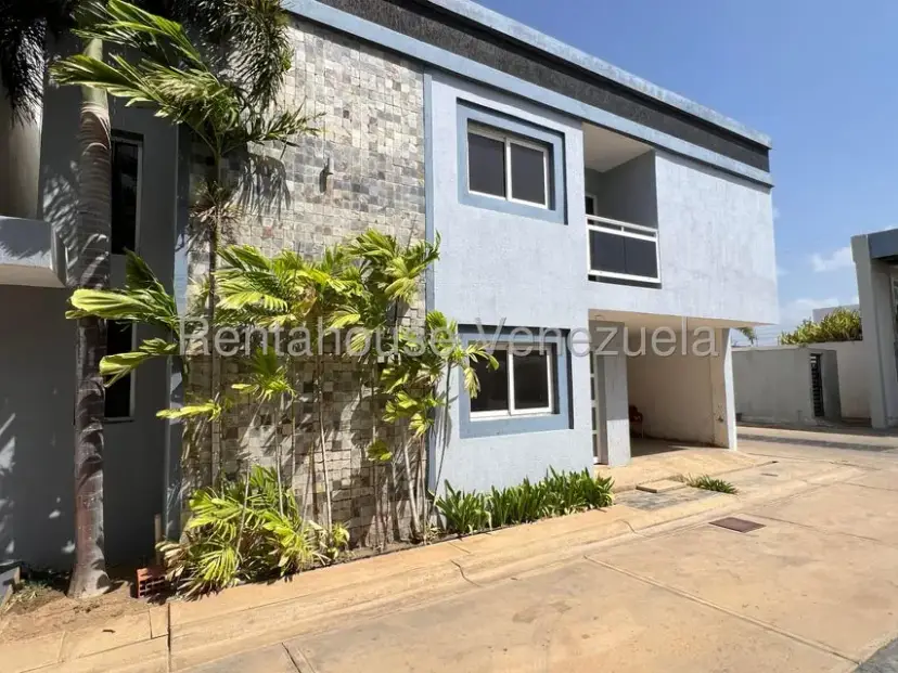 Casa (Multipes Niveles) en Venta en Sector La Floresta, Falcon