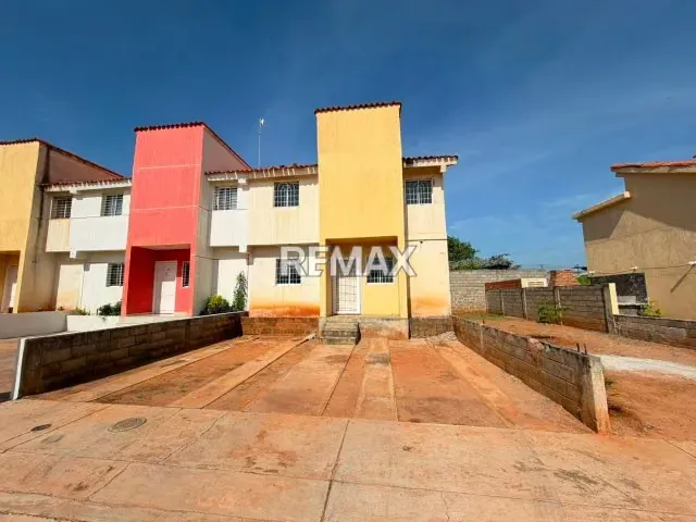 VENDE TOWNHOUSE VILLA STEPHANY VIA AL AEROPUERTO - 6