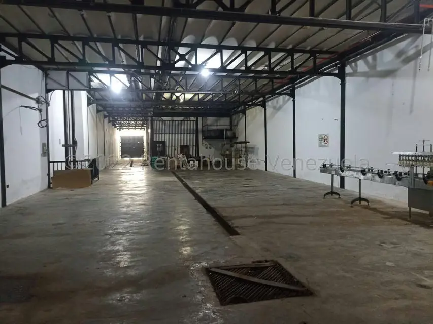 Edificio en Venta en Avenida Constitucion, Aragua - 11