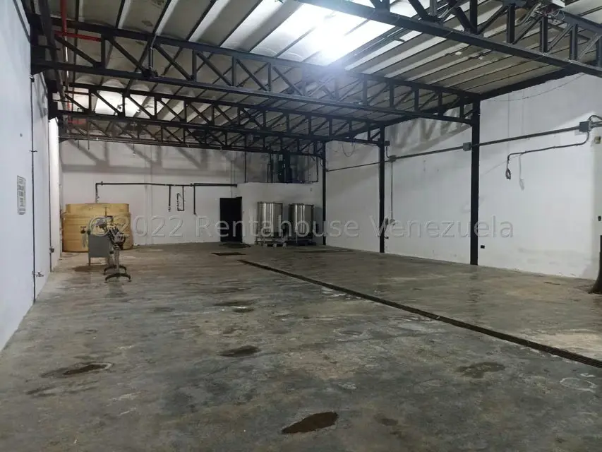 Edificio en Venta en Avenida Constitucion, Aragua - 13