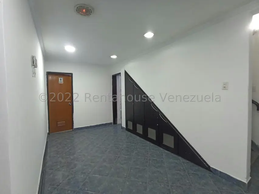 Edificio en Venta en Avenida Constitucion, Aragua - 17