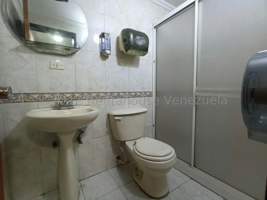 Edificio en Venta en Avenida Constitucion, Aragua - 18