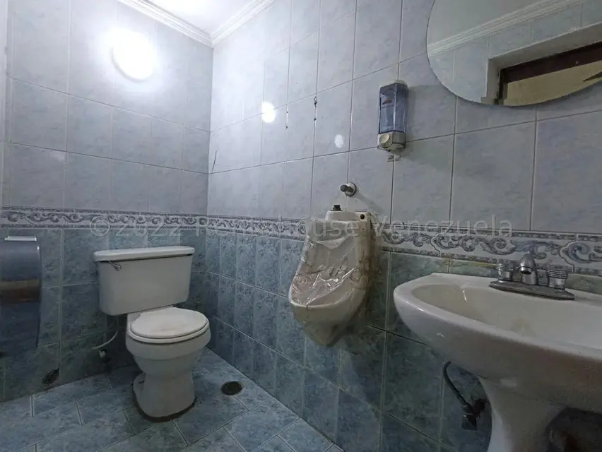 Edificio en Venta en Avenida Constitucion, Aragua - 19