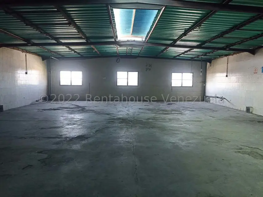 Edificio en Venta en Avenida Constitucion, Aragua - 28